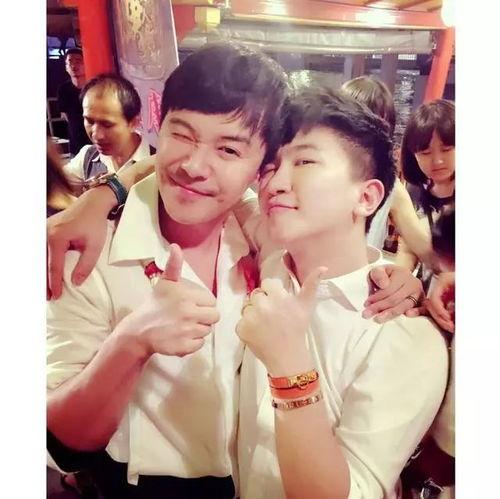 闺蜜吃娱乐圈瓜